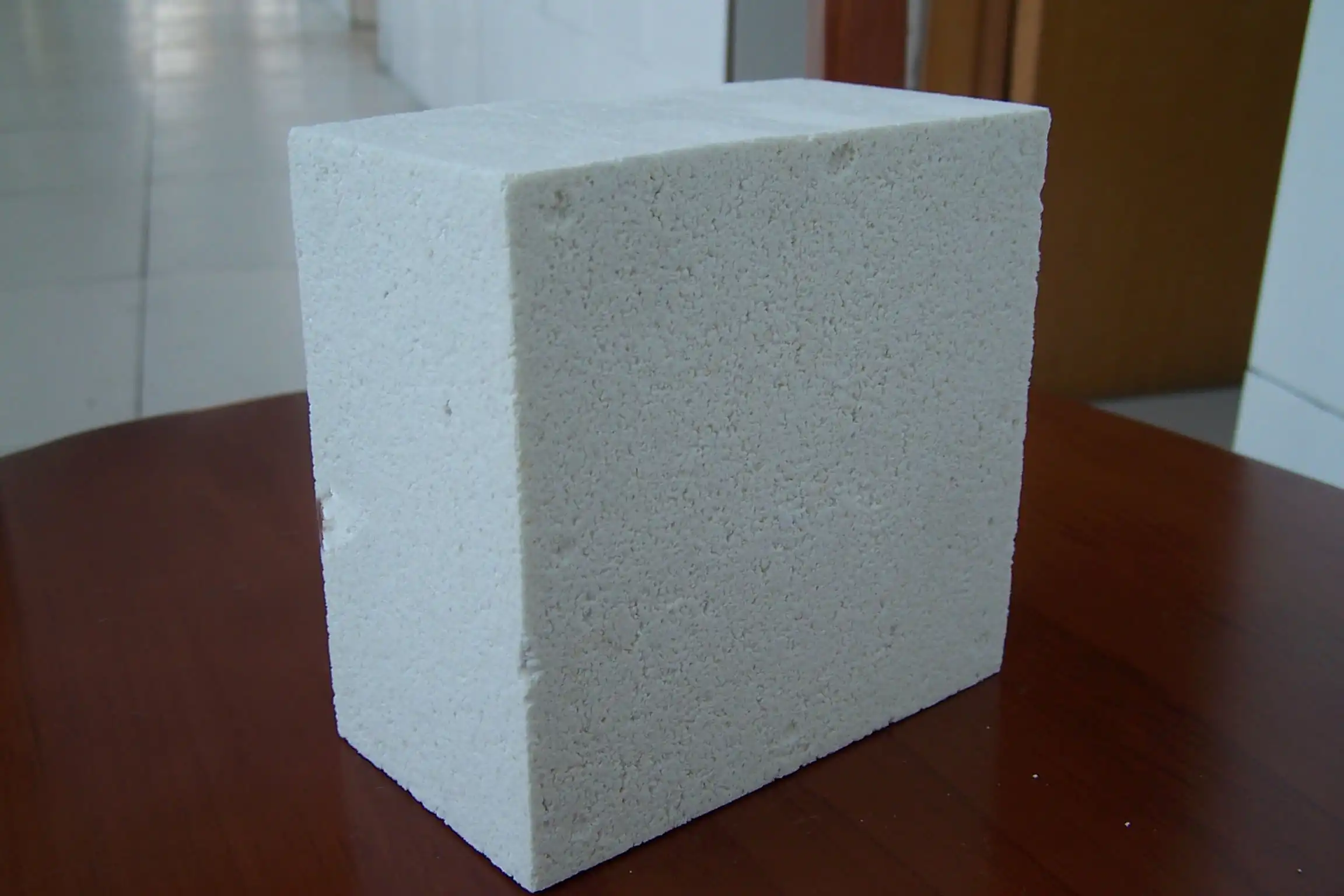 Trend Alert: White Corundum-Mullite Bricks Dominate Petrochemical Linings